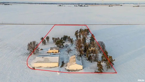 $305,000 | 2125 700th Street, Mount Pulaski, IL 62548