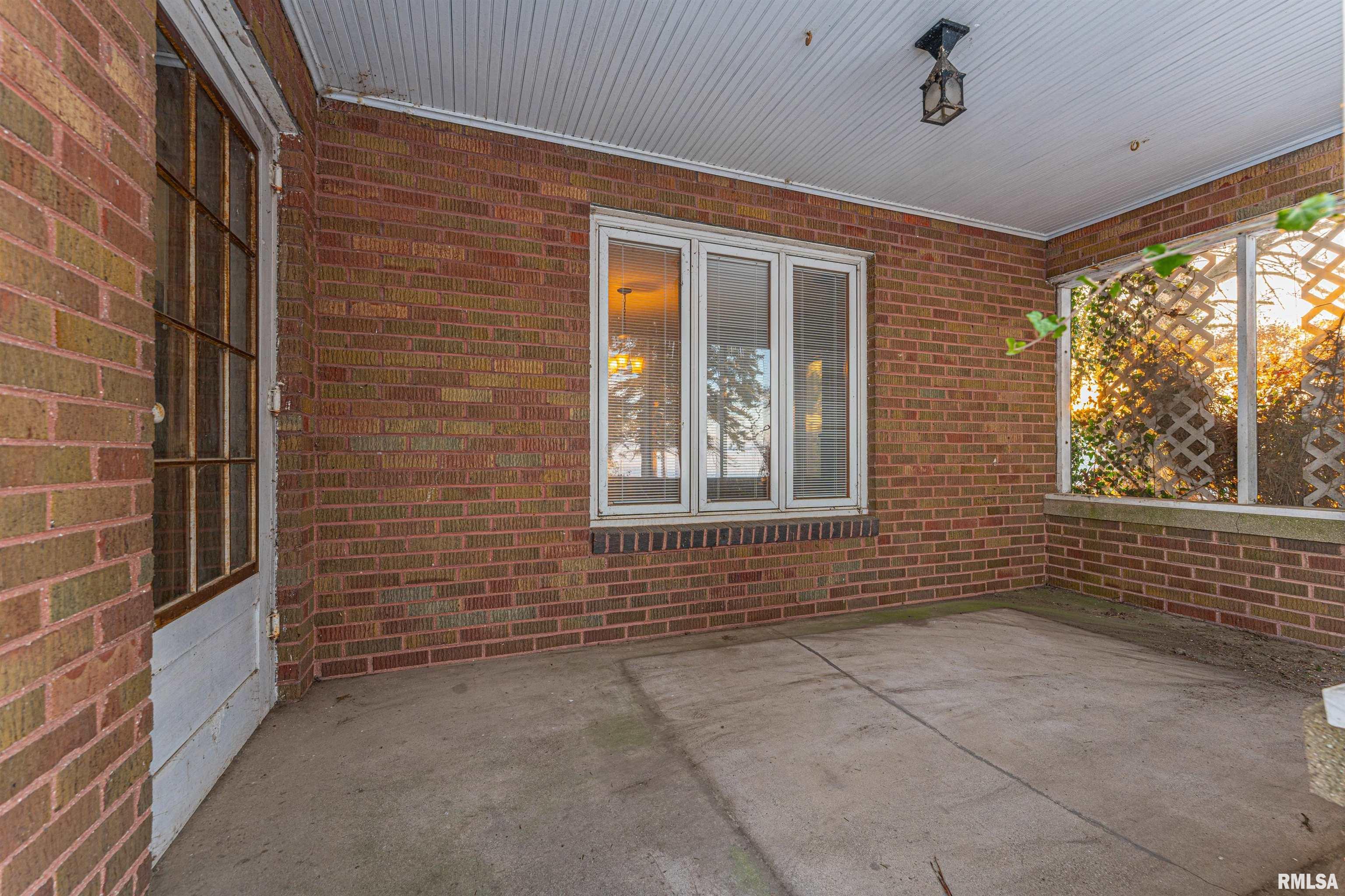 2125 700th Street Mount Pulaski, IL 62548 - Photo 6 of 48