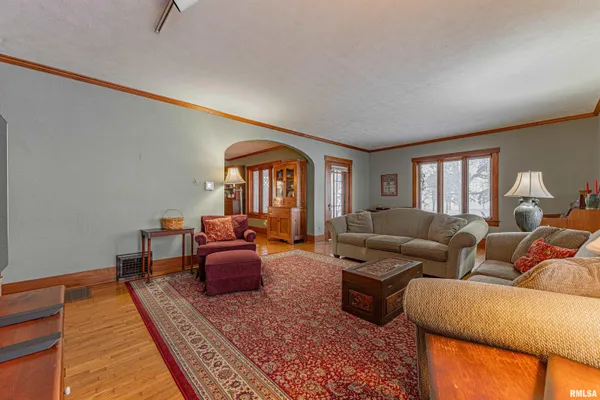 $305,000 | 2125 700th Street, Mount Pulaski, IL 62548