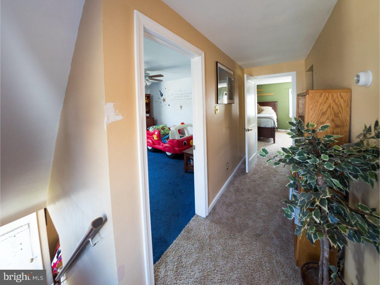 123 Cascade Road Springfield, PA 19064 - Photo 22 of 25 Hallway