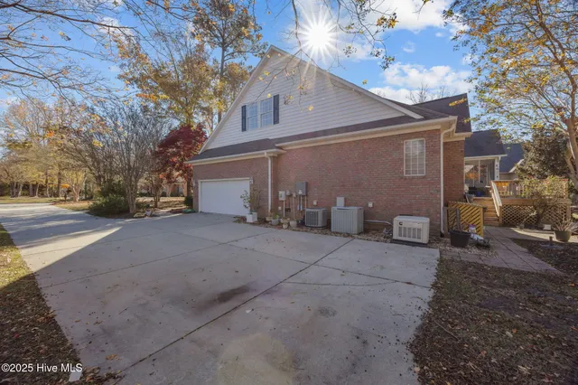 $549,000 | 104 Jura Court, New Bern, NC 28562