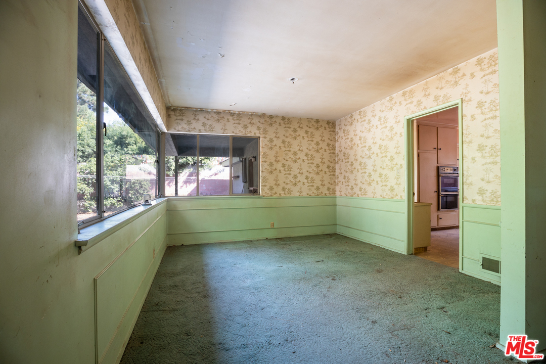 3469 Mandeville Canyon Road Los Angeles, CA 90049 - Photo 9 of 10