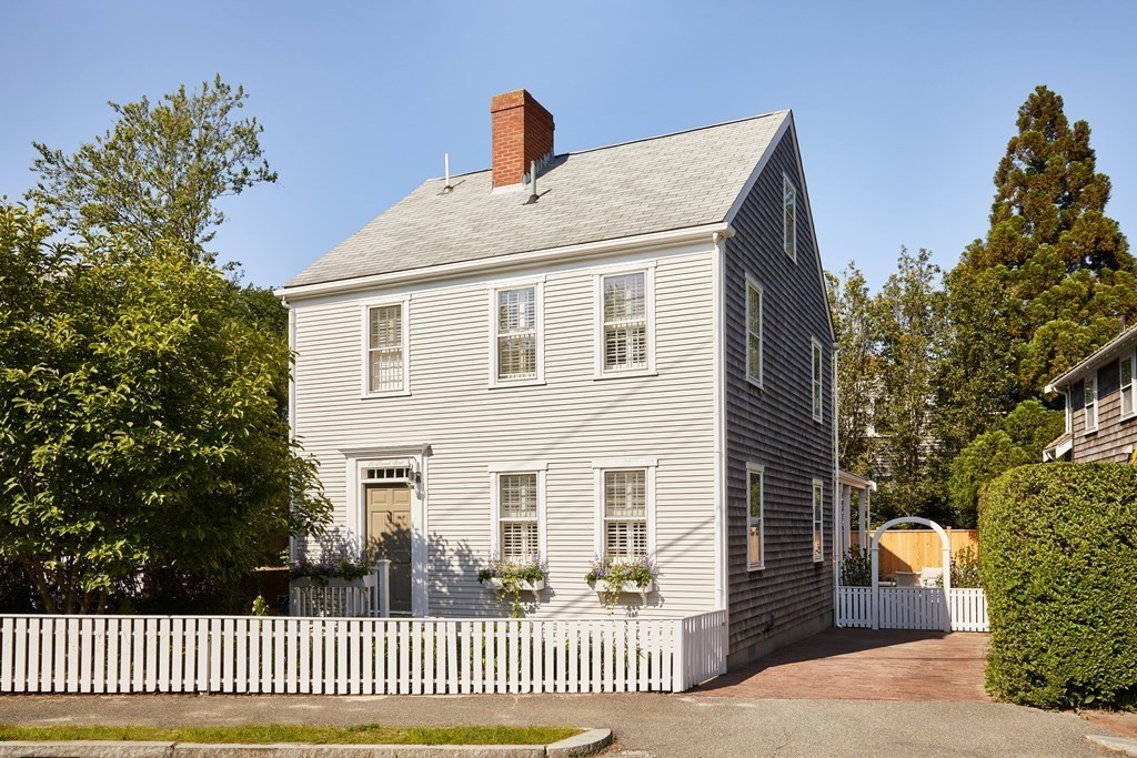 28 Pleasant Street Nantucket, MA 02554 - Photo 1 of 30