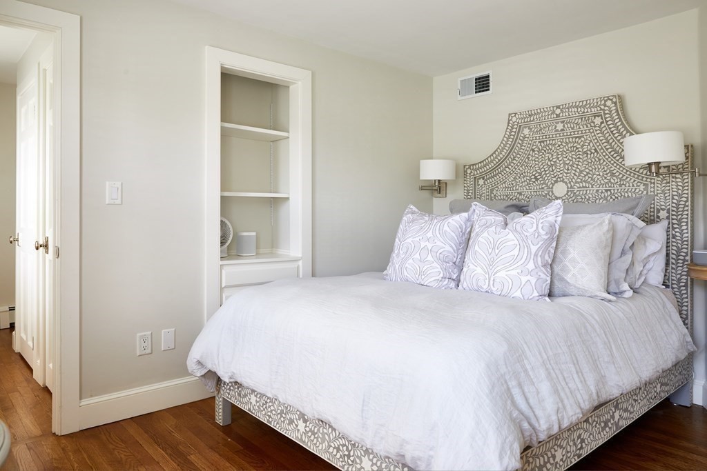 28 Pleasant Street Nantucket, MA 02554 - Photo 17 of 30