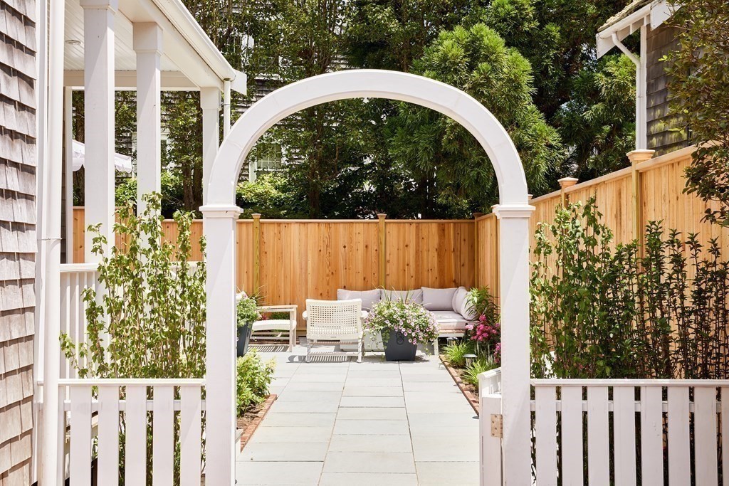 28 Pleasant Street Nantucket, MA 02554 - Photo 25 of 30