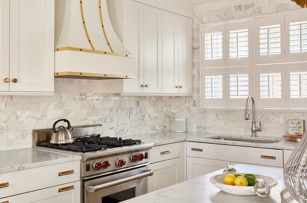 28 Pleasant Street Nantucket, MA 02554 - Photo 3 of 30