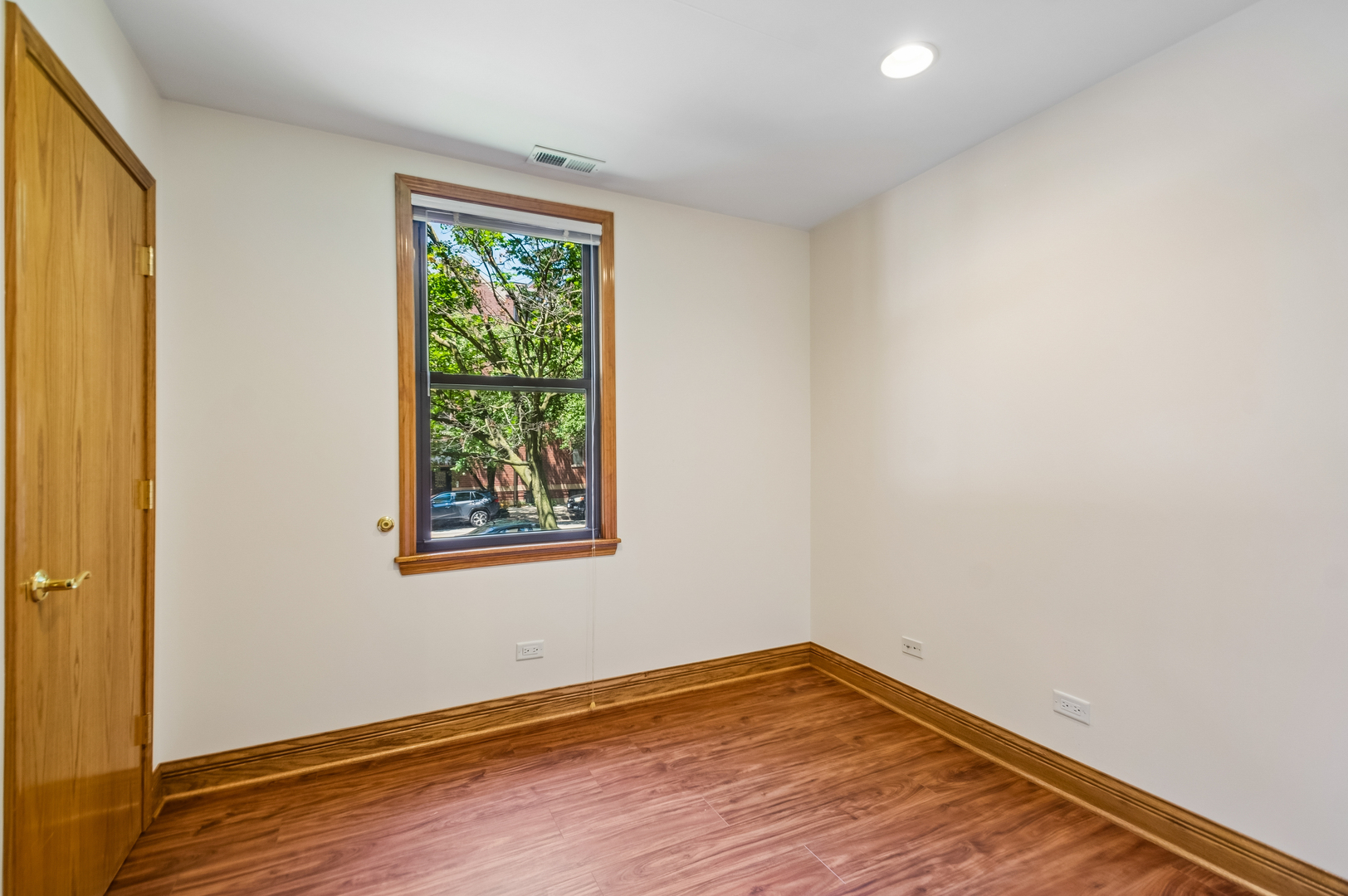 1354 West George Street, Unit 1 Chicago, IL 60657 - Photo 4 of 13