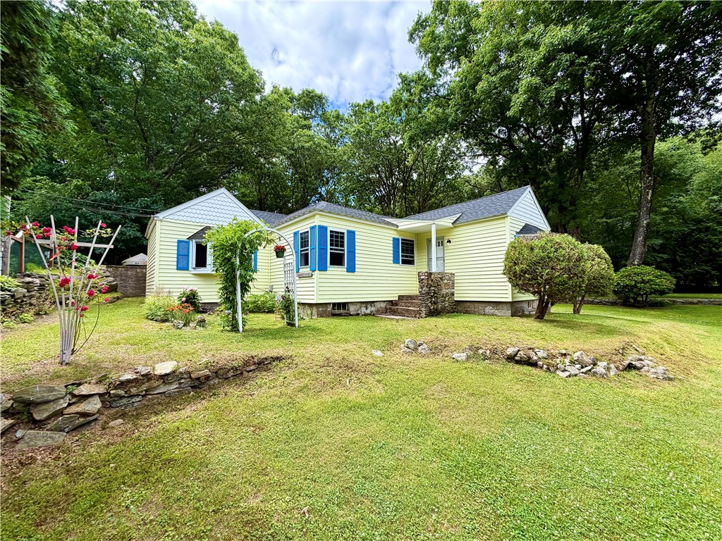 328 Rhodes Avenue Woonsocket, RI 02895 - Photo 27 of 29