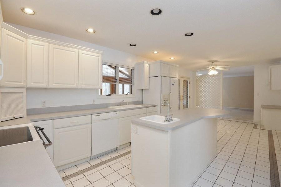 2550 Ravine Way Stevensville, MI 49127 - Photo 5 of 13 vht_viewer_177