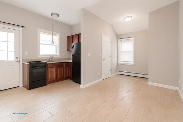 $1,750 | 120 Plain Street, Unit 2, Fall River, MA 02723