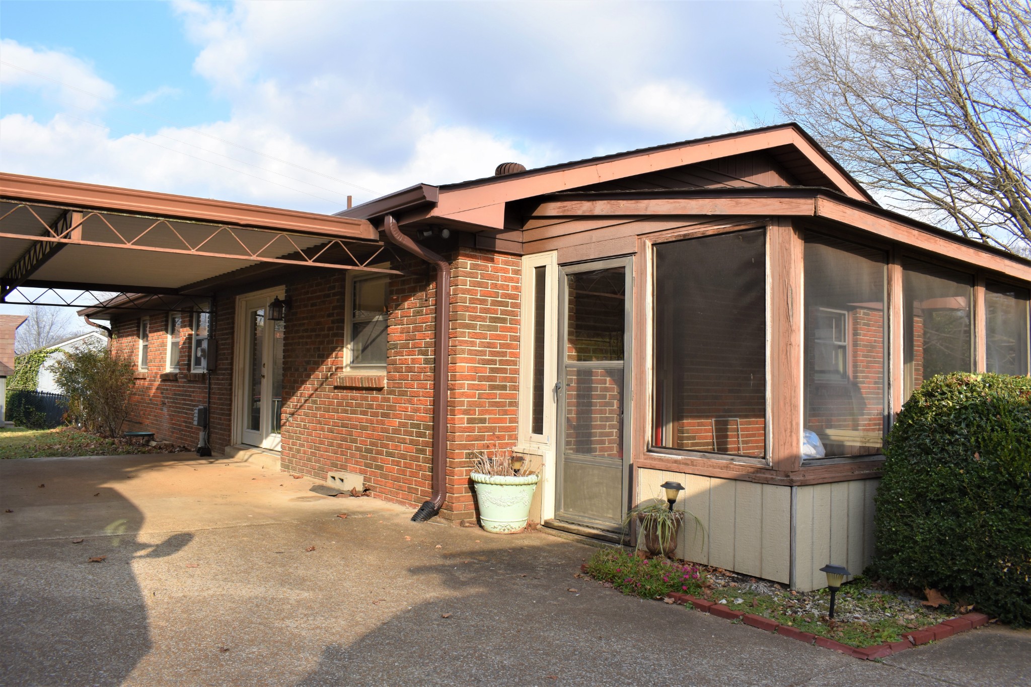 1109 Ridgecrest Drive Dickson, TN 37055 - Photo 4 of 28 Gallery Image 4