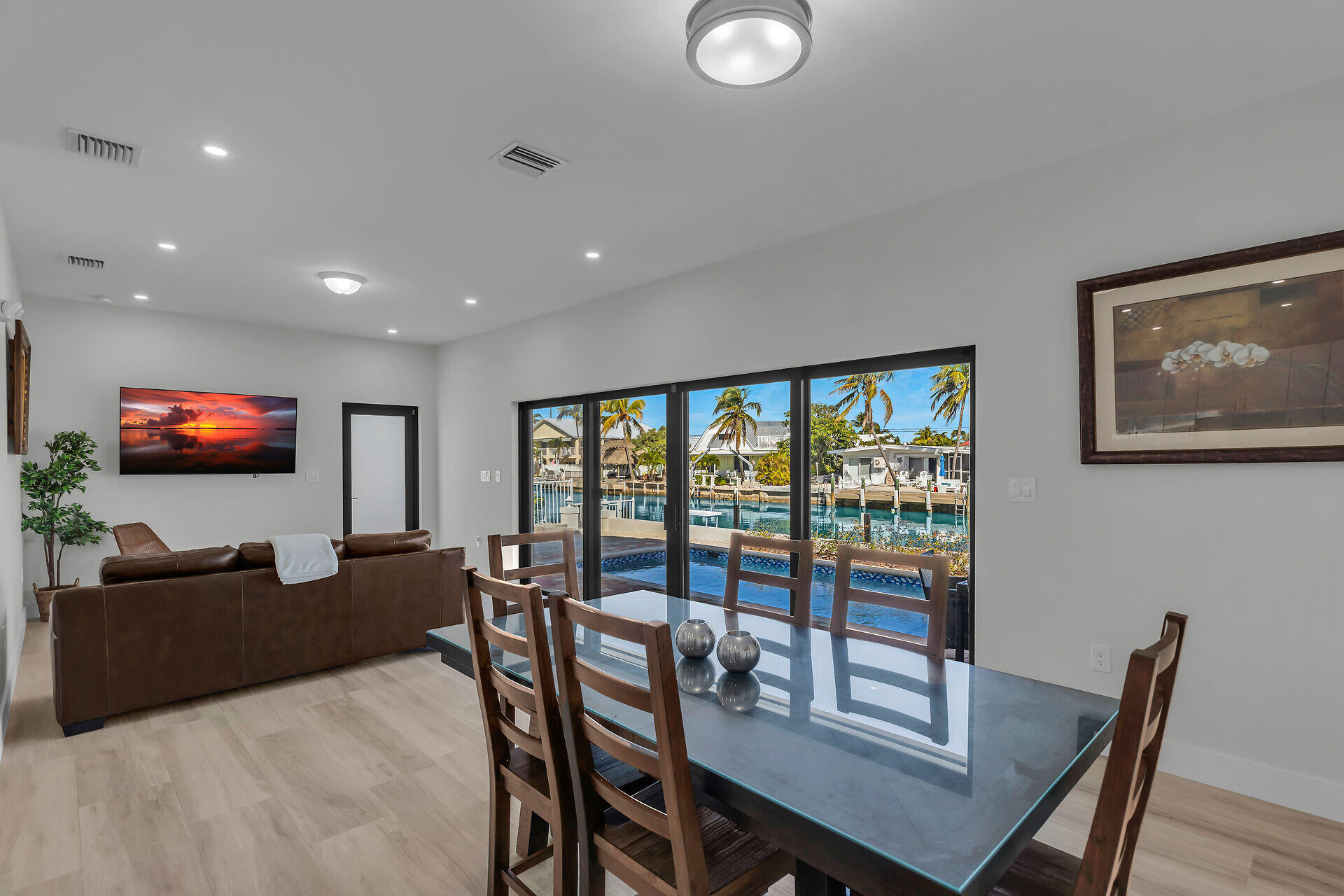232 Sadowski Key Key Colony Beach, FL 33051 - Photo 4 of 71 Dining with a View