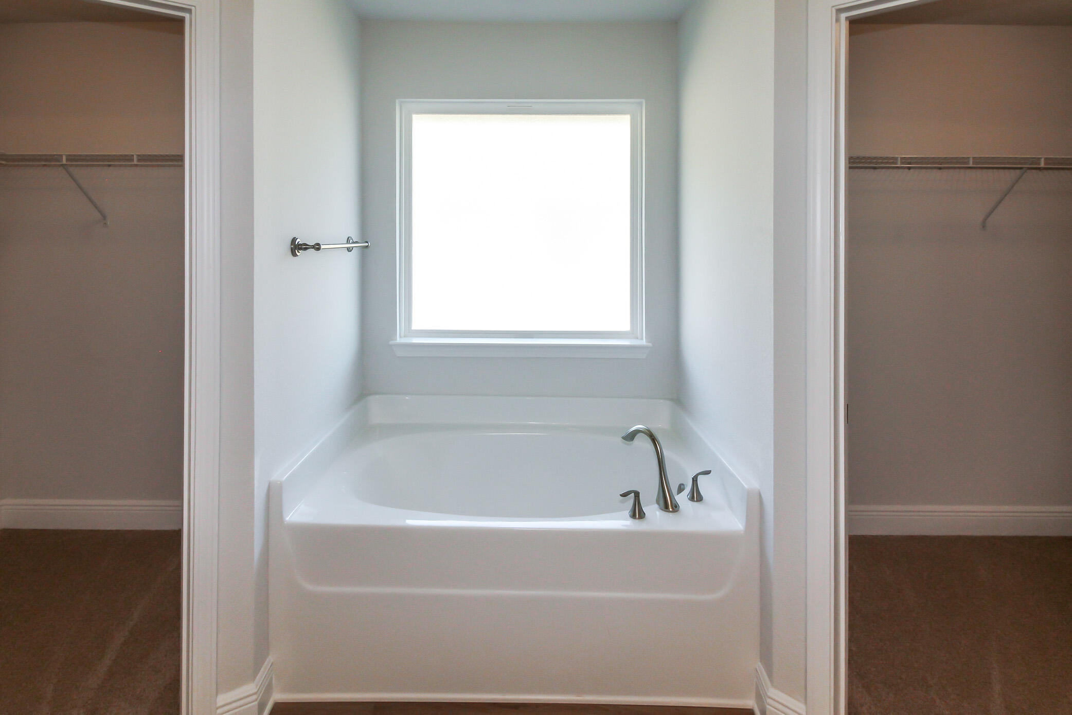 2613 Prominence Lane Crestview, FL 32536 - Photo 15 of 20 a white bath tub sitting next to a white sink