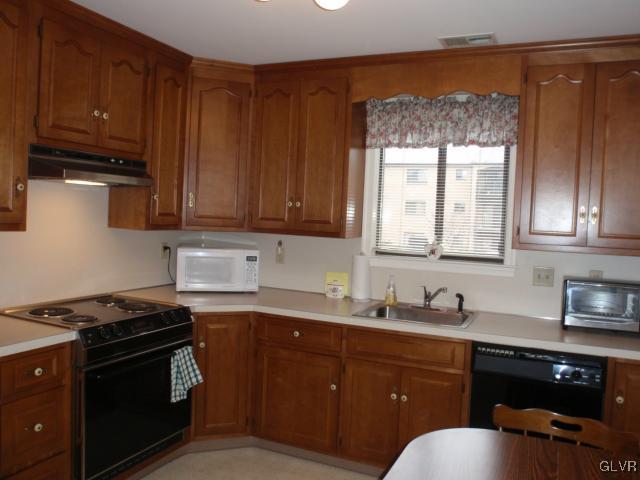 895 Cold Spring Road, Unit 4 Allentown, PA 18103 - Photo 7 of 16 Gallery Image 7