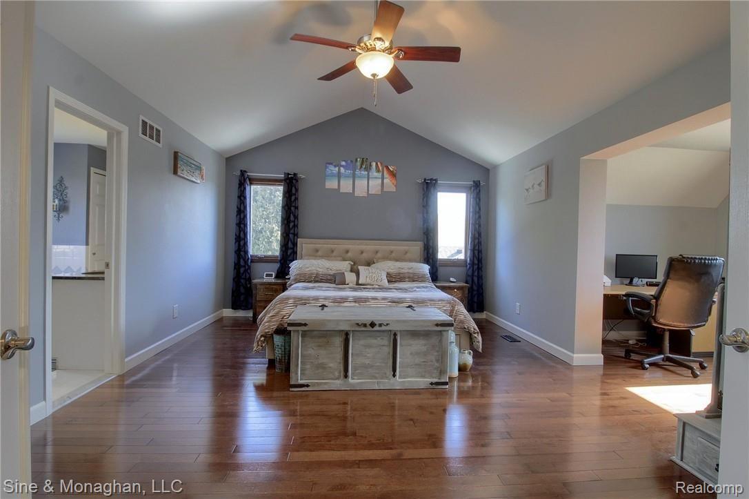 52075 Lillian Road New Baltimore, MI 48047 - Photo 15 of 34 18-Master Bedroom.jpg
