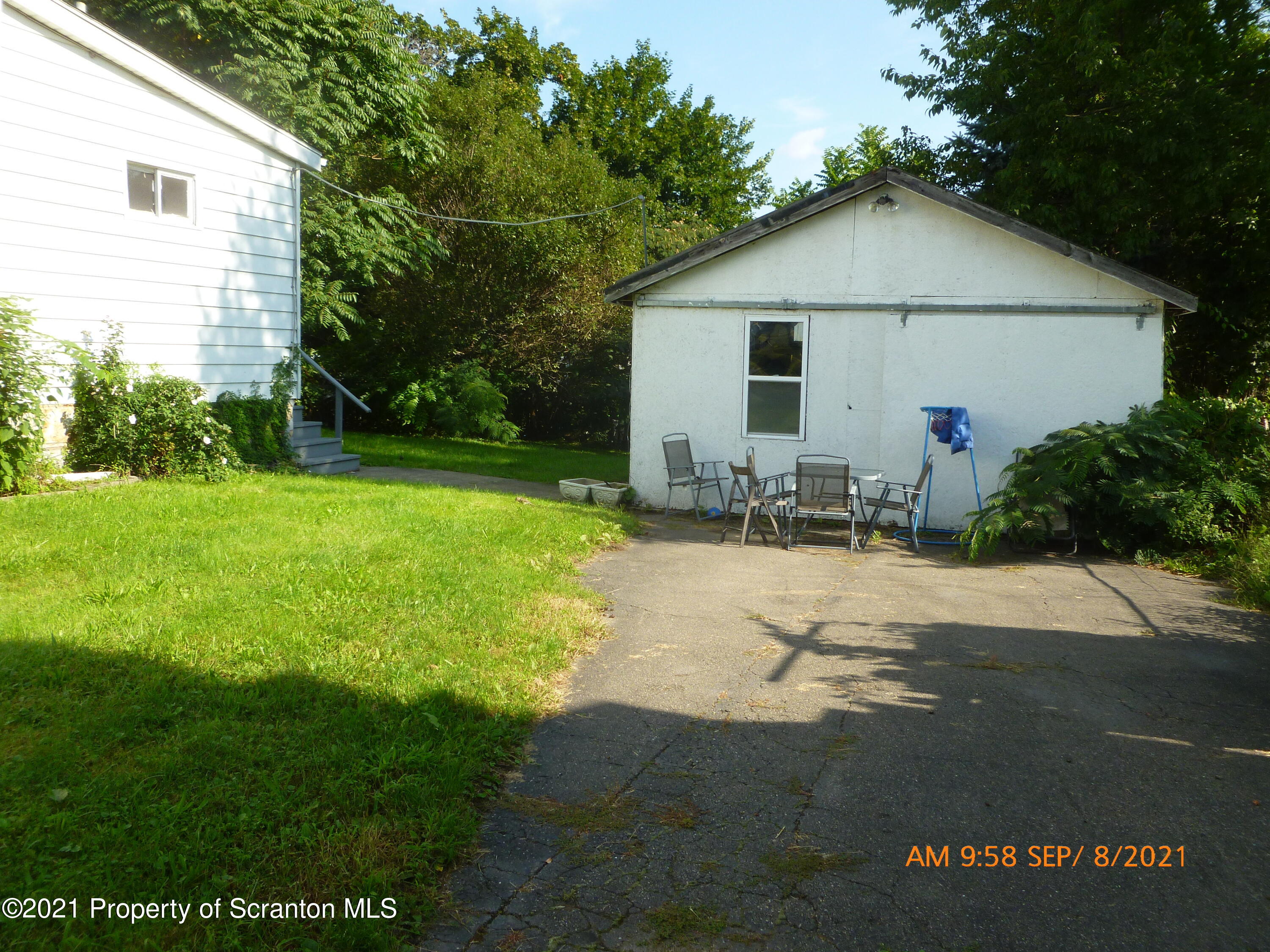520 Hampton Street Scranton, PA 18504 - Photo 3 of 13 Gallery Image 3