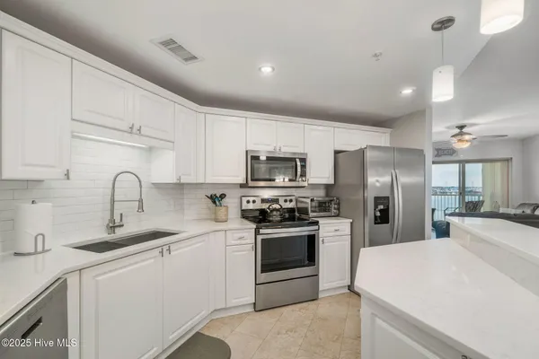 $875,000 | 100 Olde Towne Yacht Club Drive, Unit 411 A18, Beaufort, NC 28516