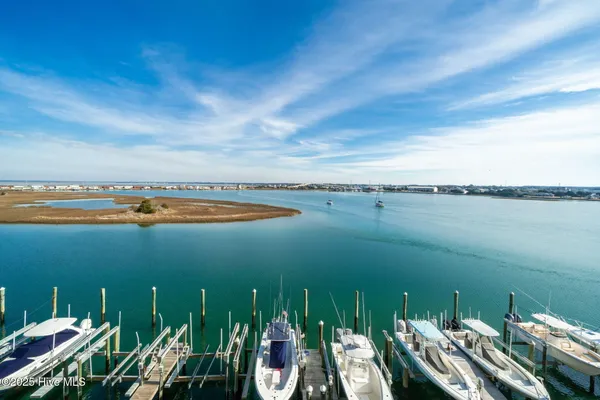 $875,000 | 100 Olde Towne Yacht Club Drive, Unit 411 A18, Beaufort, NC 28516