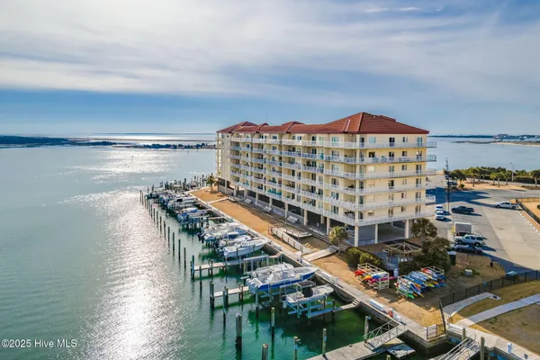 $875,000 | 100 Olde Towne Yacht Club Drive, Unit 411 A18, Beaufort, NC 28516