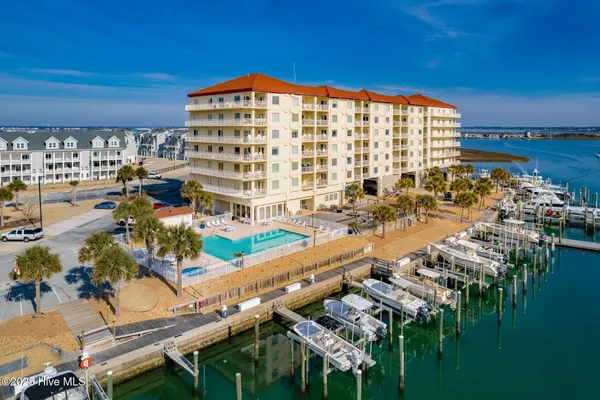 $875,000 | 100 Olde Towne Yacht Club Drive, Unit 411 A18, Beaufort, NC 28516