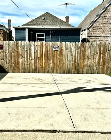 $294,900 | 1405 South Central Avenue, Cicero, IL 60804