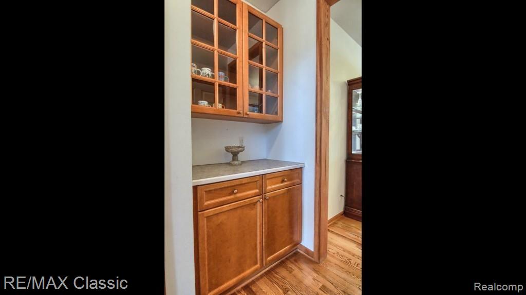1088 Chesapeake Rochester, MI 48307 - Photo 11 of 41 Butlers_Pantry.jpg