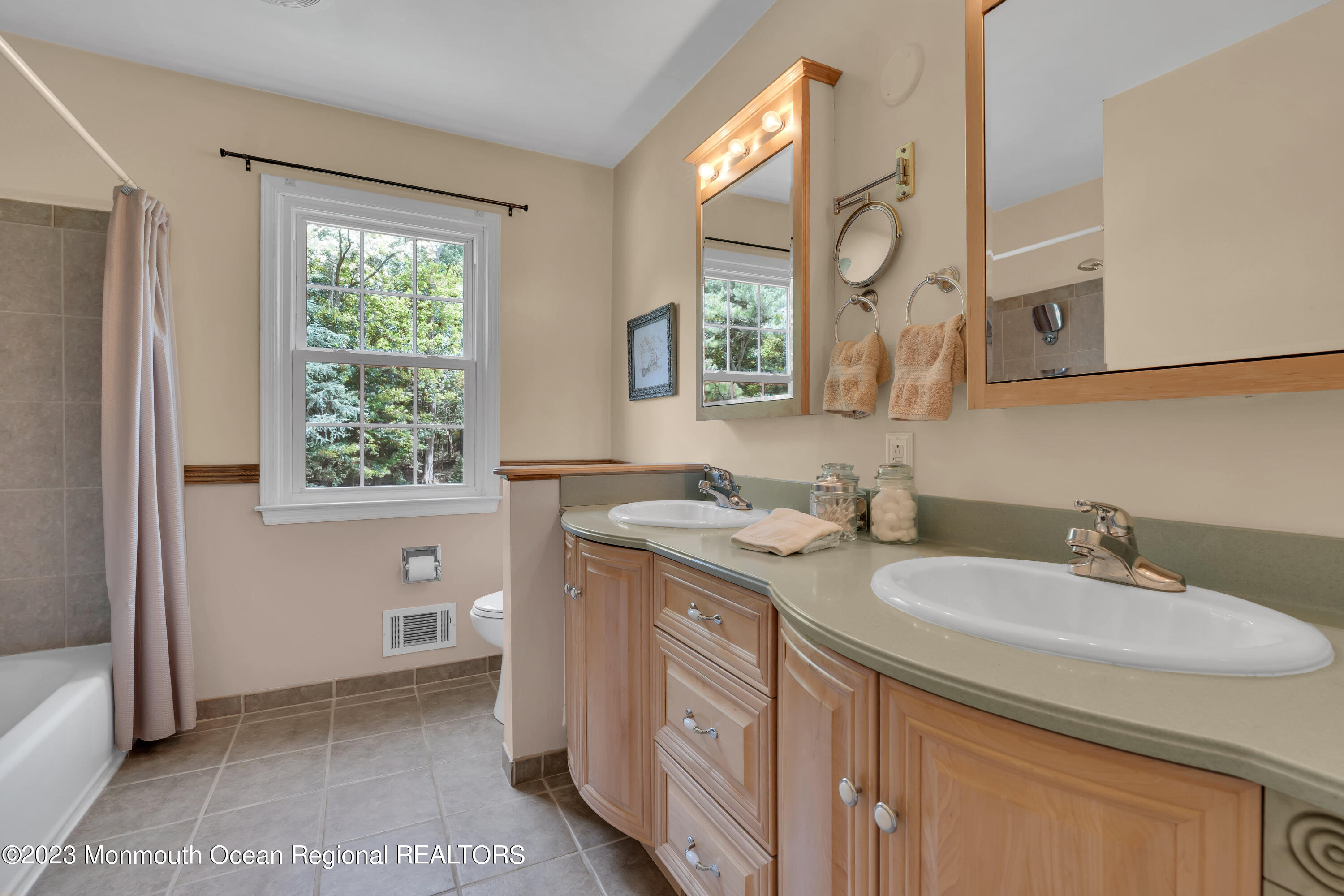 15 Old Scots Road Marlboro, NJ 07746 - Photo 26 of 59 Second Floor Main Bathroom
