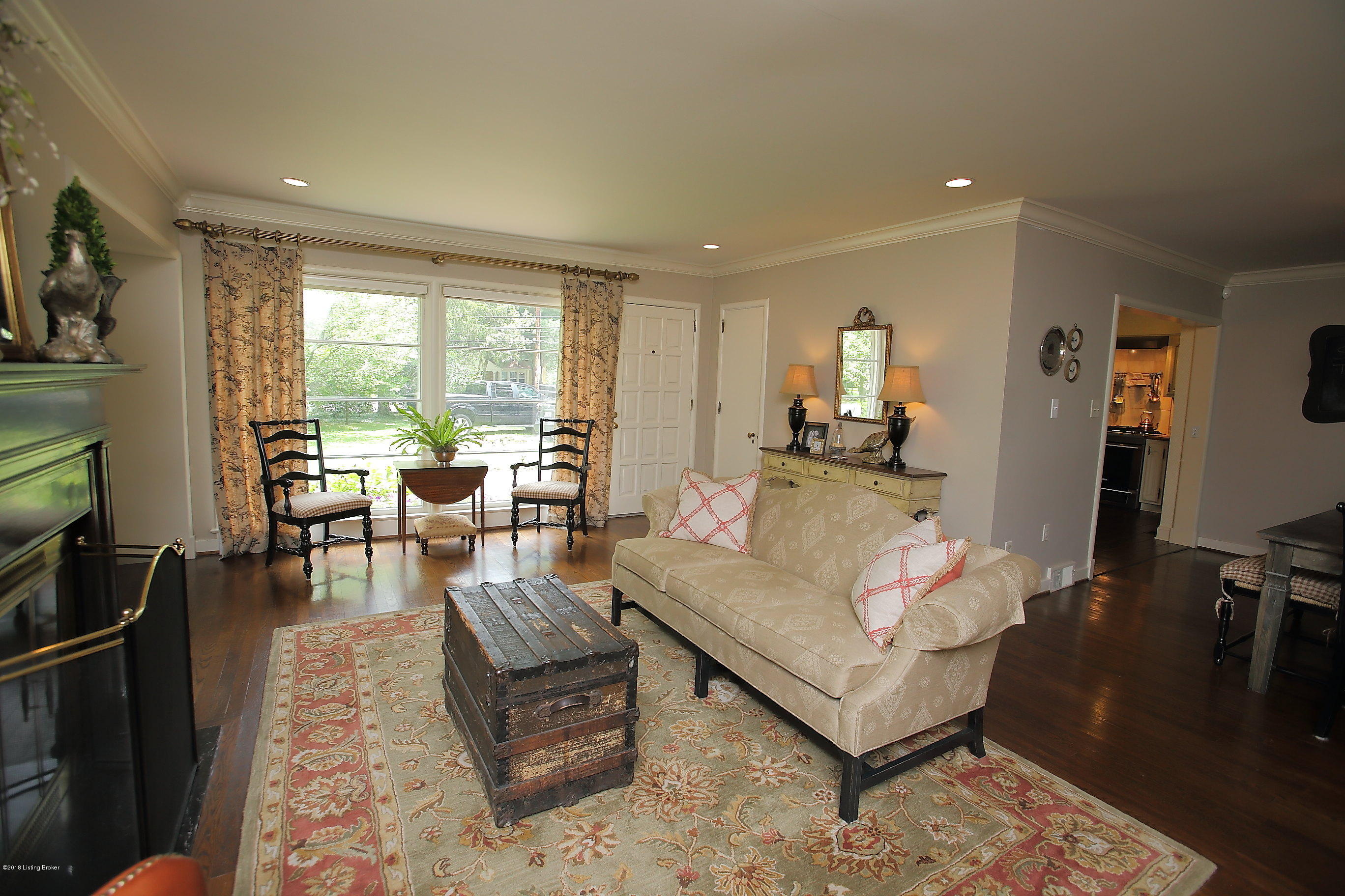 3311 Lexington Road Louisville, KY 40206 - Photo 9 of 68 Living Room