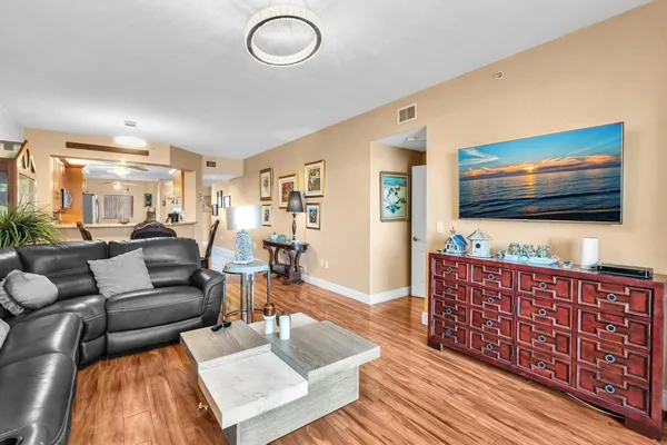 $264,997 | 7727 Southampton Terrace, Unit 202, Fort Lauderdale, FL 33321