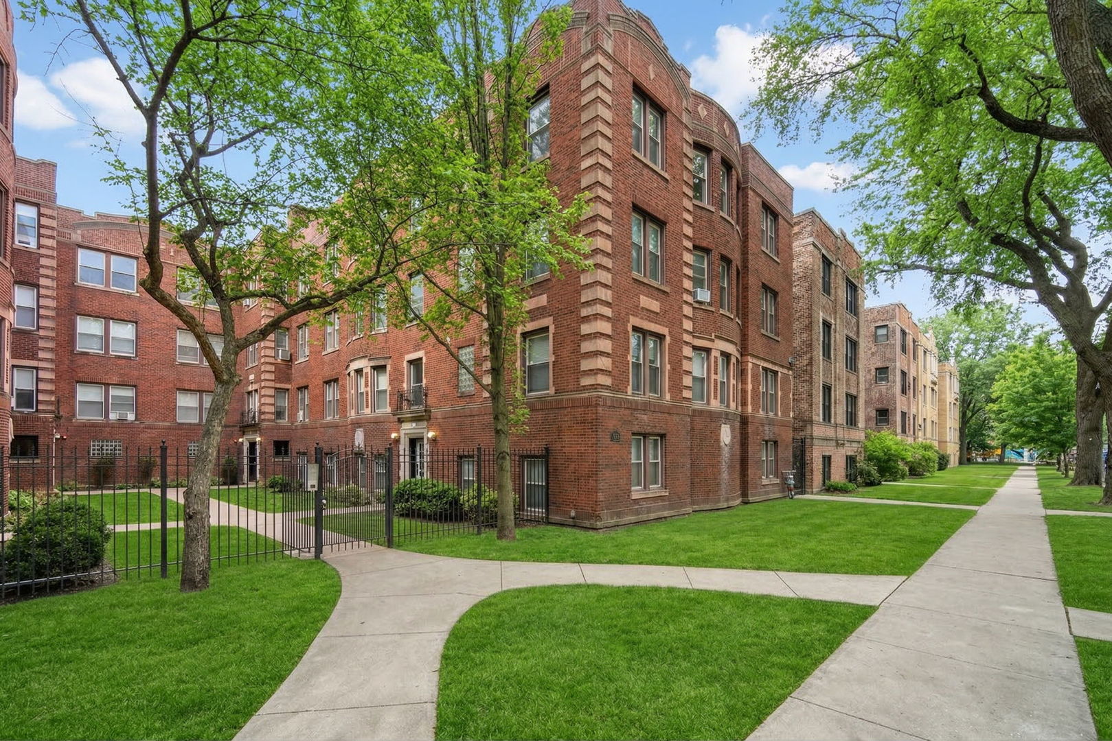 132 Clyde Avenue, Unit 3 Evanston, IL 60202 - Photo 1 of 29