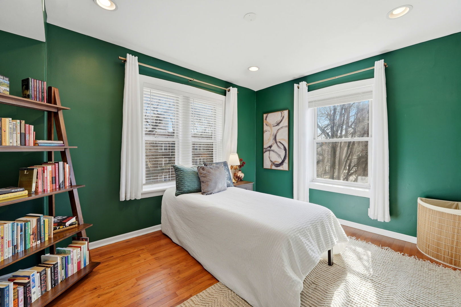 132 Clyde Avenue, Unit 3 Evanston, IL 60202 - Photo 11 of 29