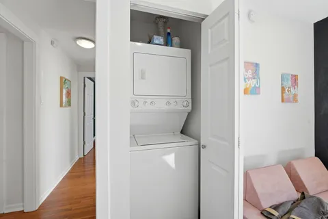 $350,000 | 132 Clyde Avenue, Unit 3, Evanston, IL 60202