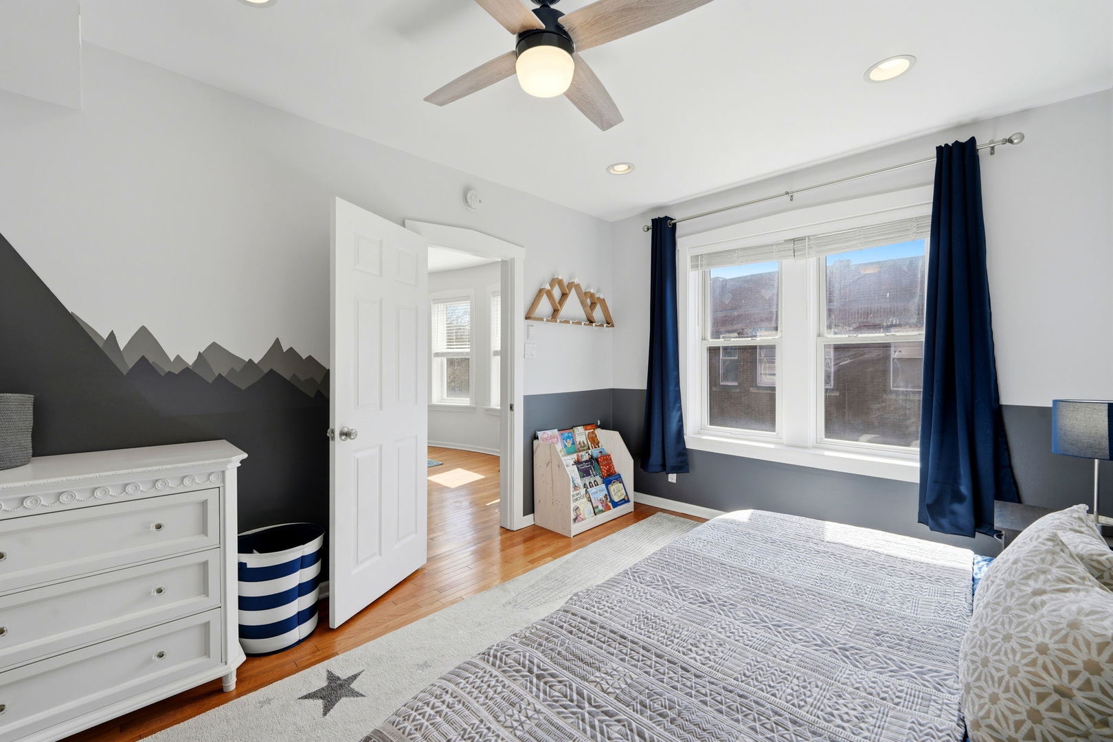 132 Clyde Avenue, Unit 3 Evanston, IL 60202 - Photo 20 of 29