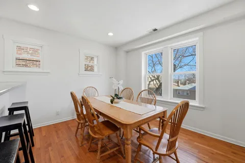 $350,000 | 132 Clyde Avenue, Unit 3, Evanston, IL 60202