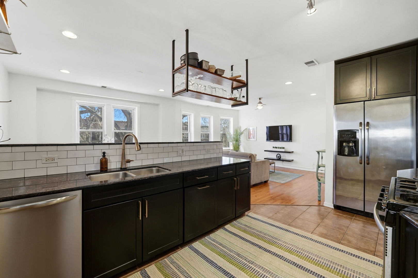 132 Clyde Avenue, Unit 3 Evanston, IL 60202 - Photo 9 of 29