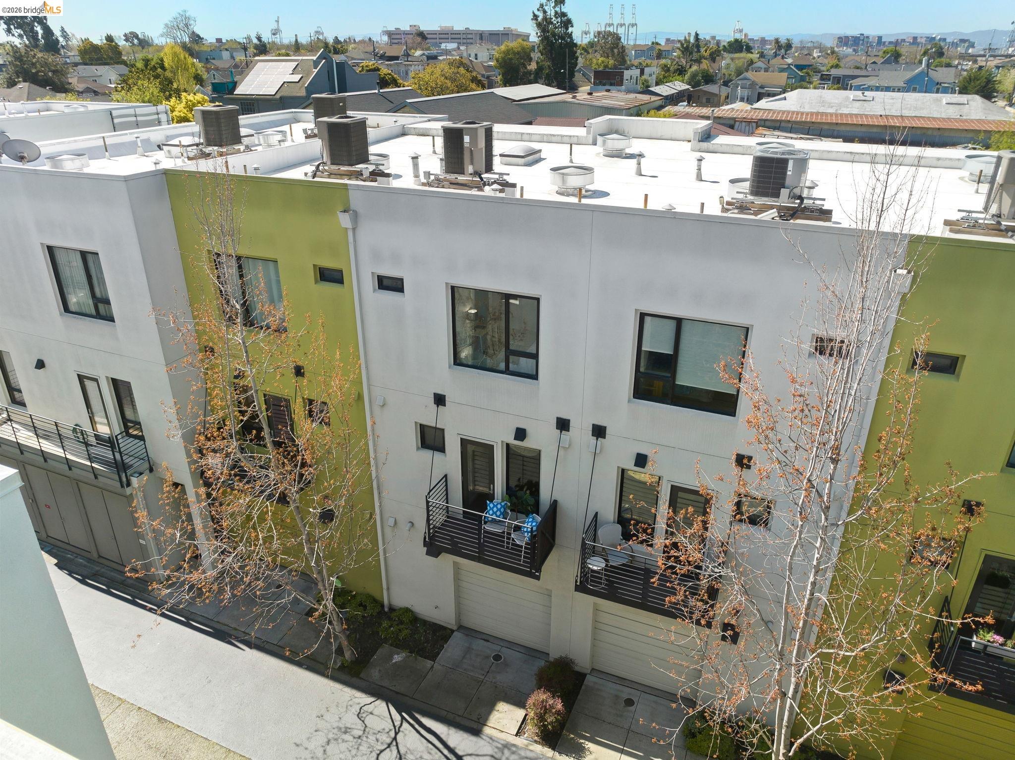 1780 12th Street Oakland, CA 94607 - Photo 23 of 31 a picture of a city view