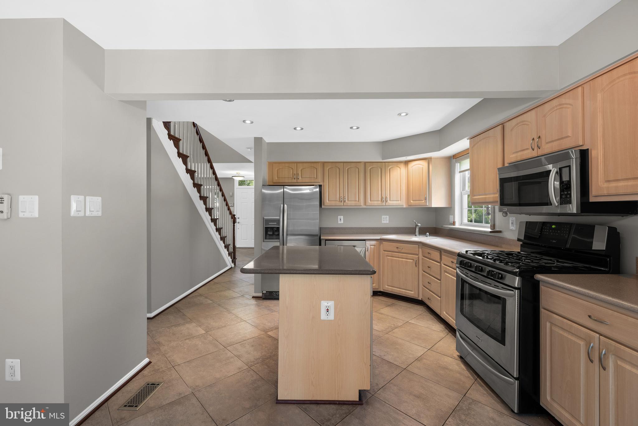 6478 Empty Song Road Columbia, MD 21044 - Photo 12 of 47 Kitchen