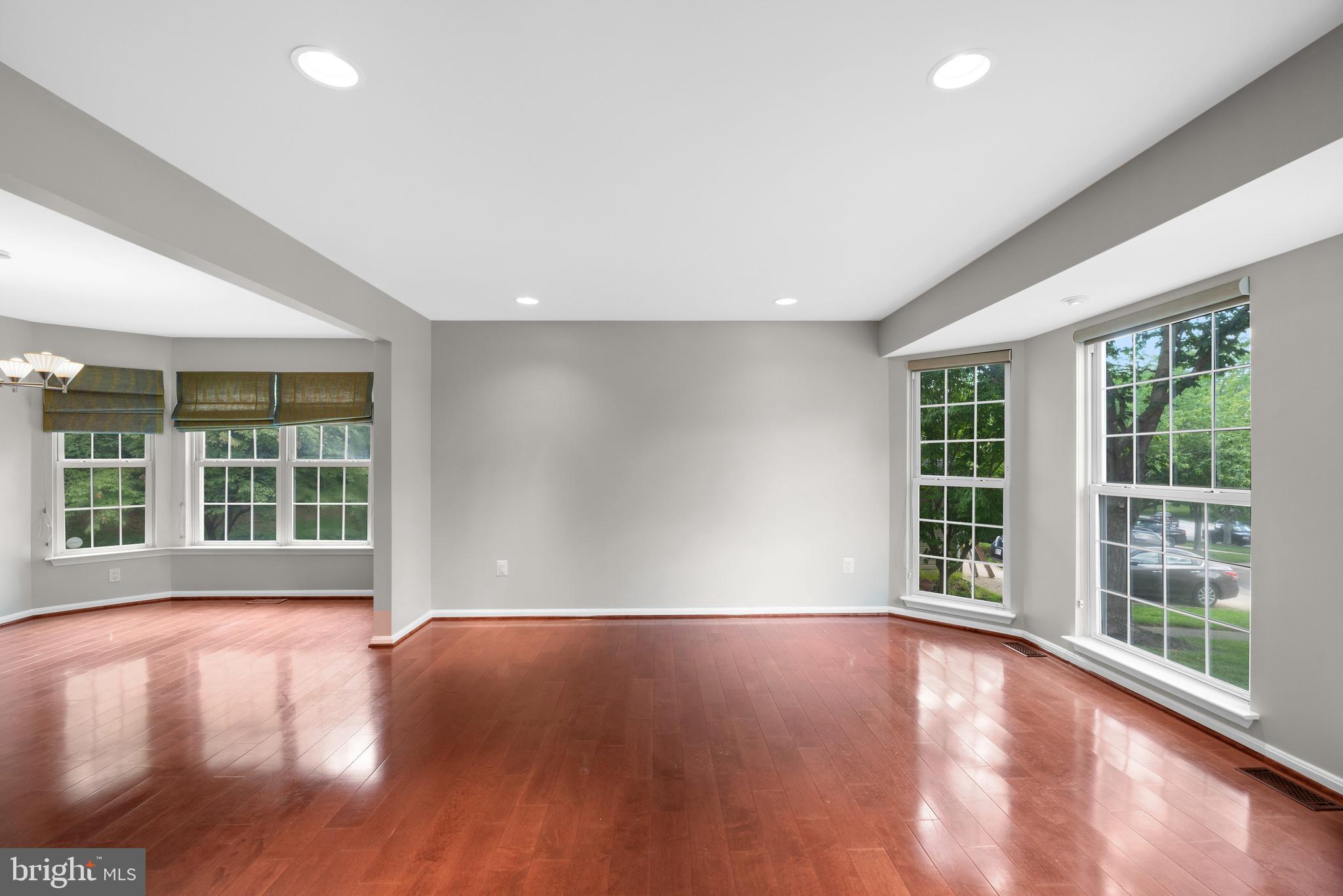 6478 Empty Song Road Columbia, MD 21044 - Photo 5 of 47 Living Room