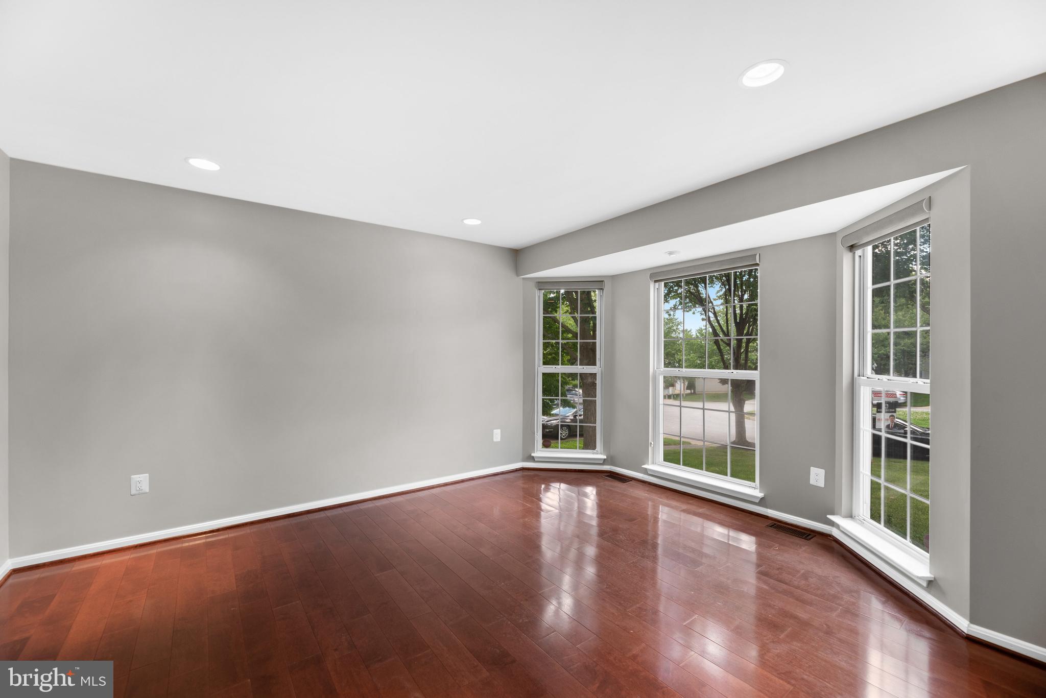 6478 Empty Song Road Columbia, MD 21044 - Photo 7 of 47 Living Room