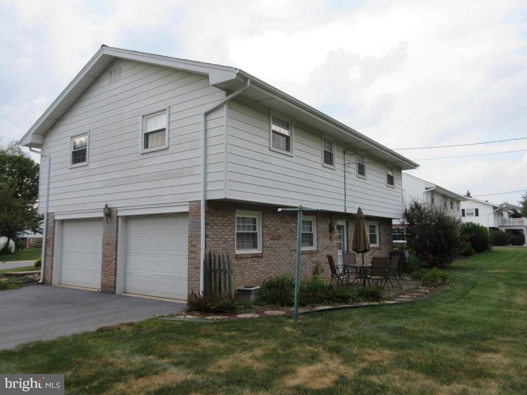 2129 Brockton Road Lancaster, PA 17601 - Photo 2 of 14 Gallery Image 2