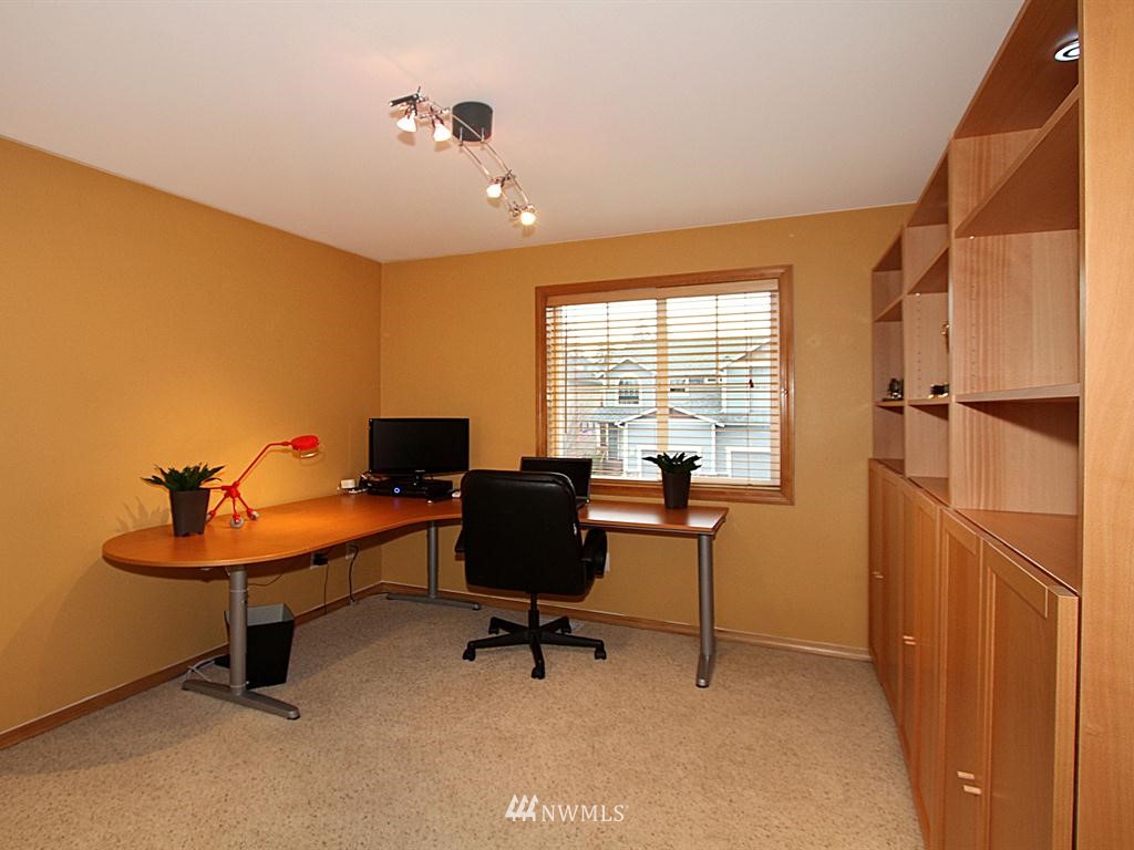 6117 Southeast 2nd Lane Renton, WA 98059 - Photo 11 of 15