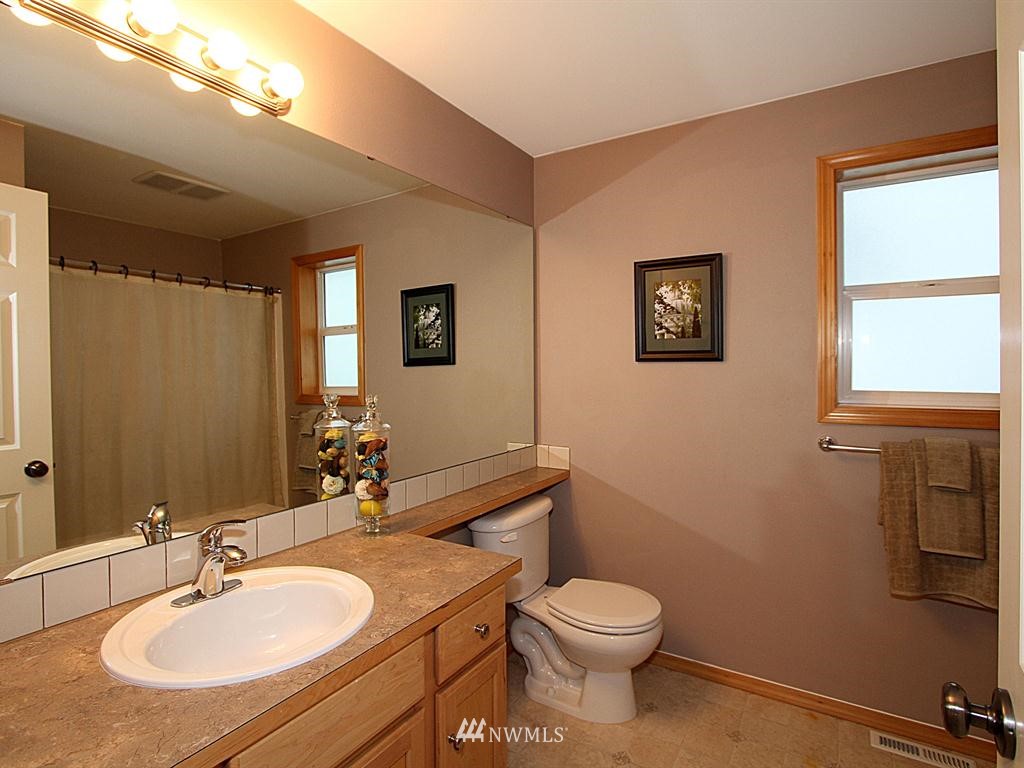 6117 Southeast 2nd Lane Renton, WA 98059 - Photo 12 of 15