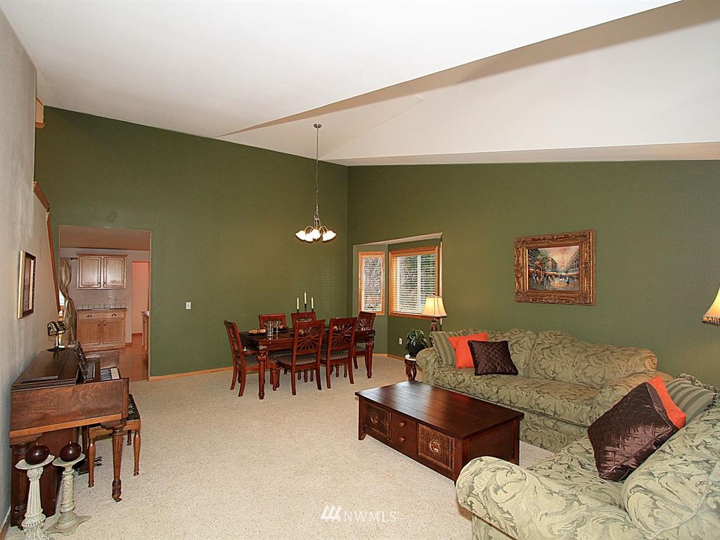 6117 Southeast 2nd Lane Renton, WA 98059 - Photo 3 of 15