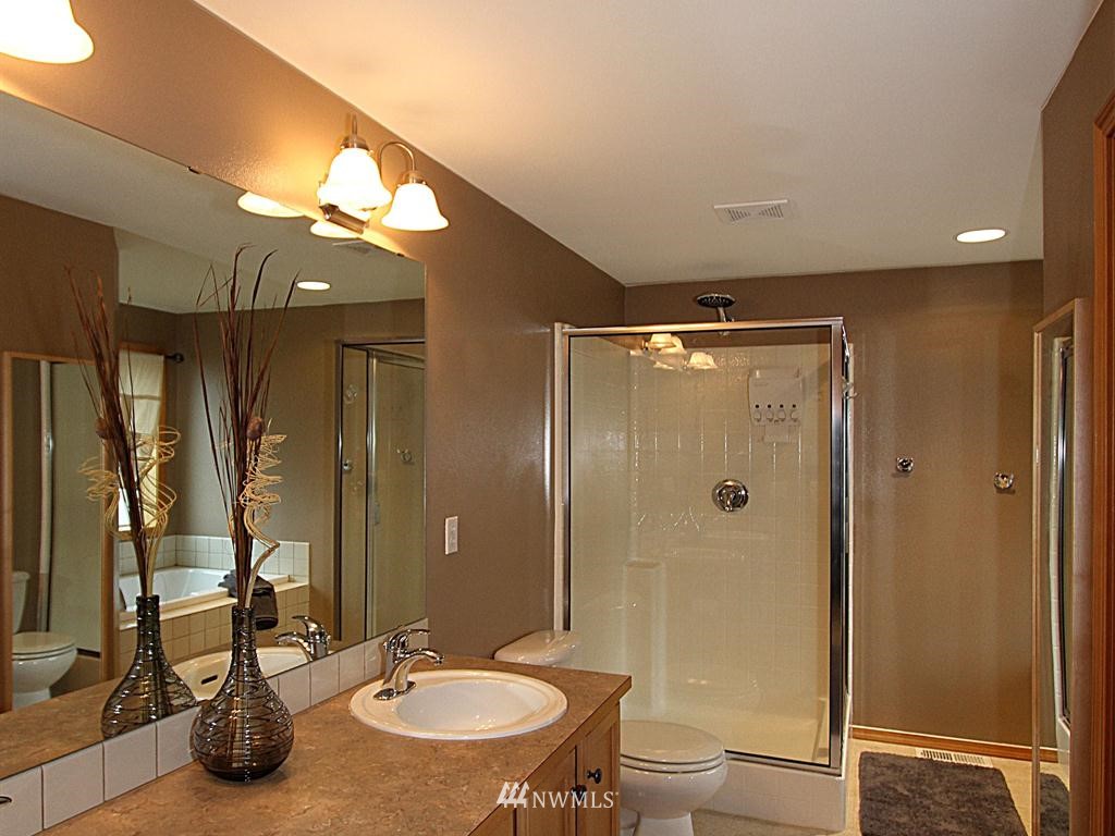 6117 Southeast 2nd Lane Renton, WA 98059 - Photo 8 of 15
