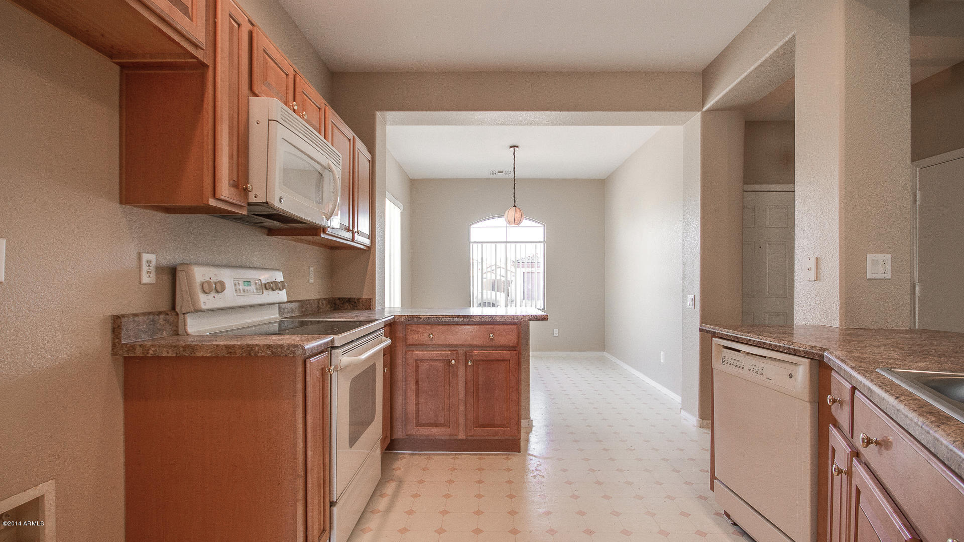 9328 West Milkweed Loop Phoenix, AZ 85037 - Photo 5 of 23 7