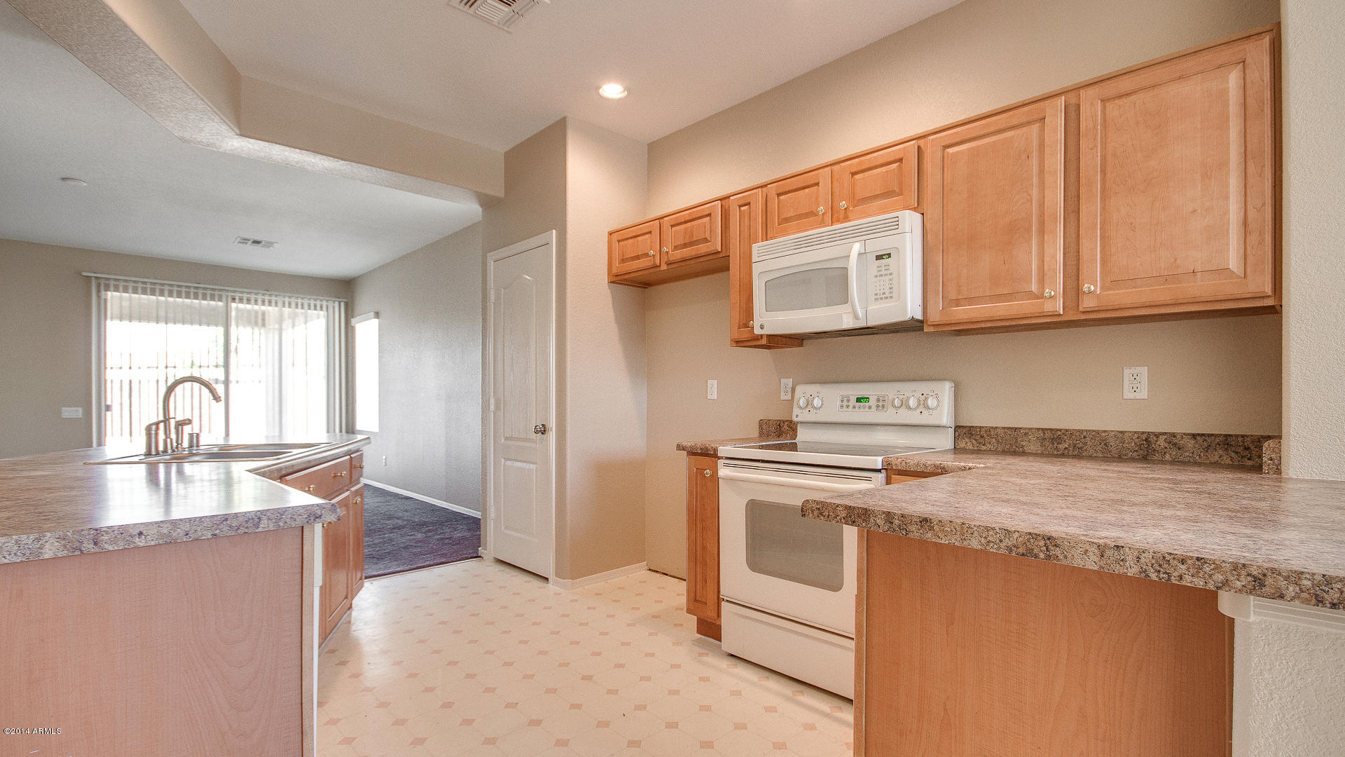 9328 West Milkweed Loop Phoenix, AZ 85037 - Photo 8 of 23 10