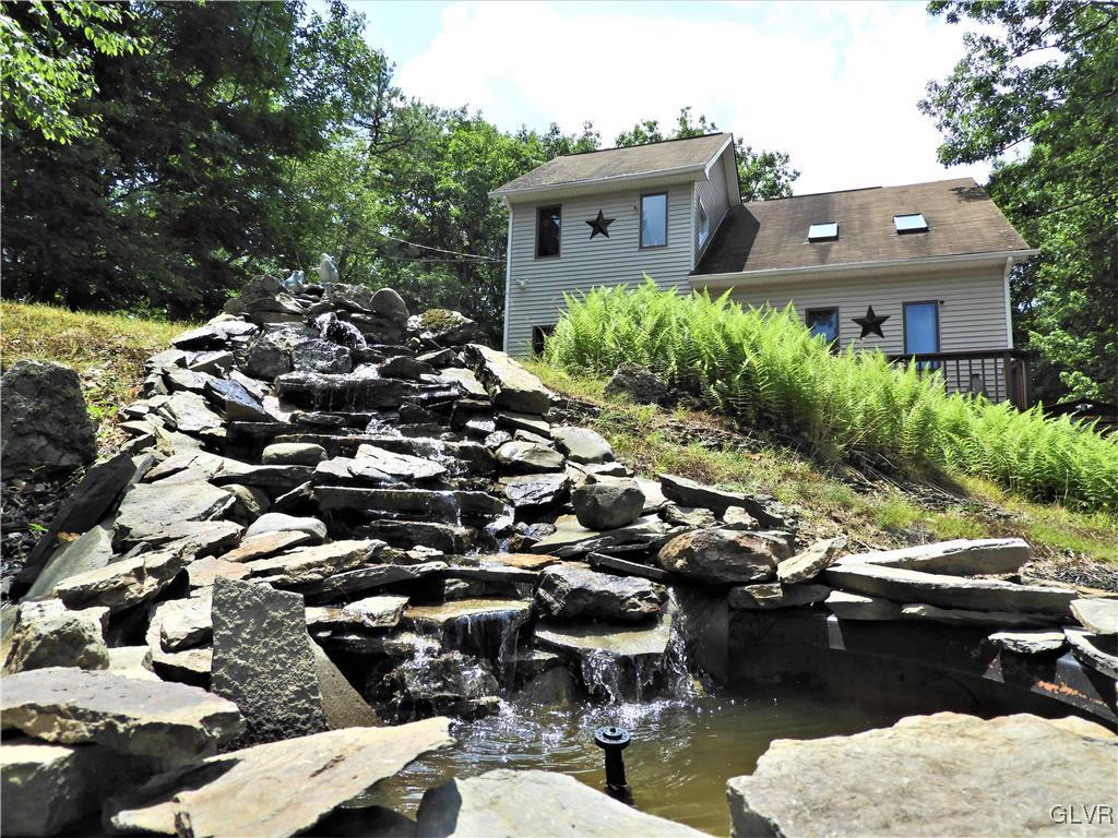 519 Starling Court Bushkill, PA 18324 - Photo 2 of 35 Gallery Image 2