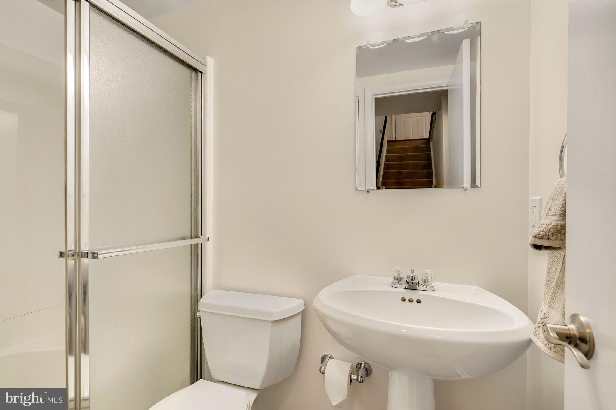 10312 Angora Drive Cheltenham, MD 20623 - Photo 22 of 35 Lower level full bathroom.