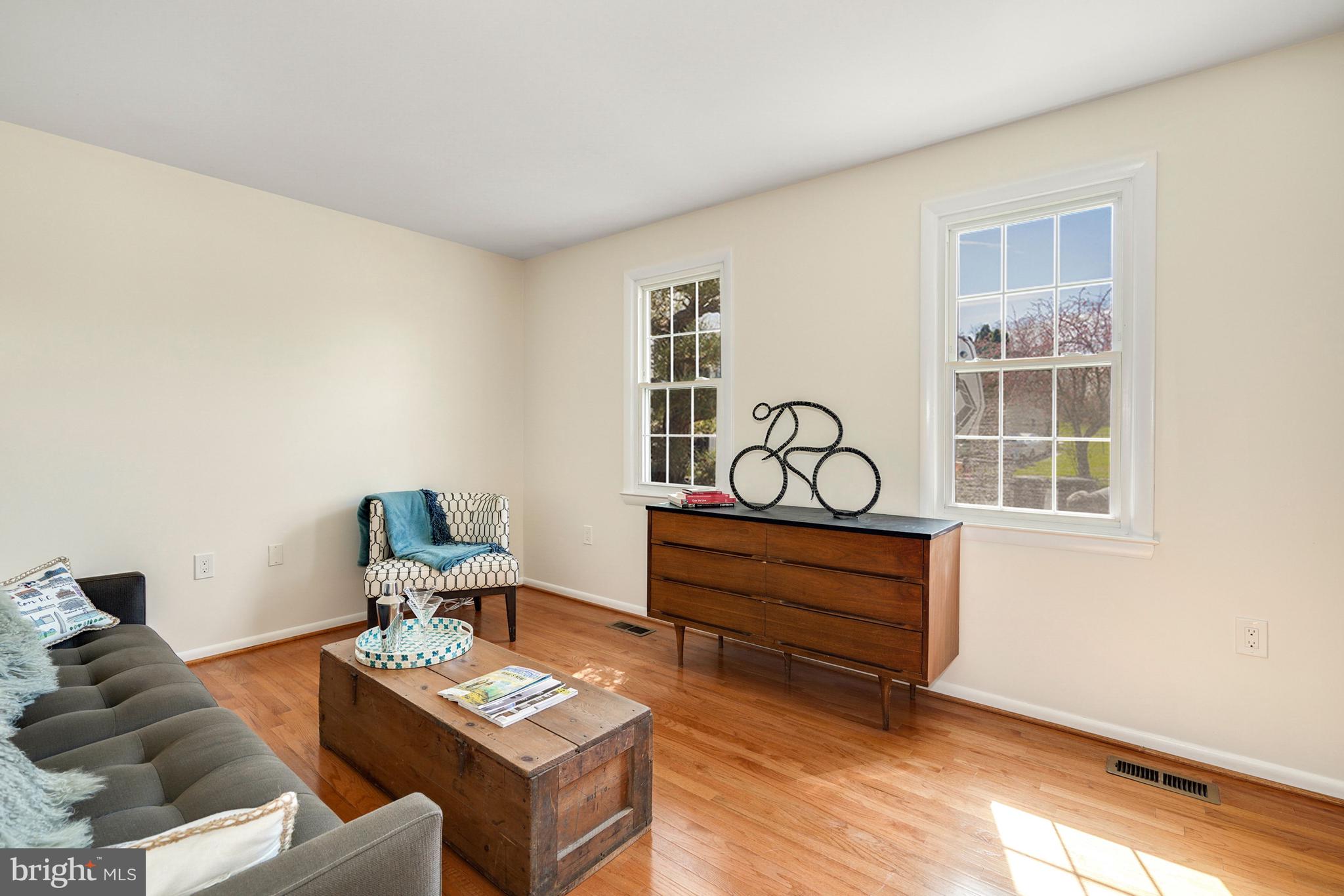 10312 Angora Drive Cheltenham, MD 20623 - Photo 7 of 35 Newer Windows