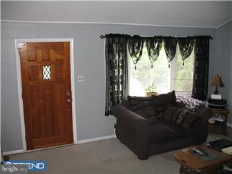 107 Marianville Road Aston, PA 19014 - Photo 4 of 12 Living Room